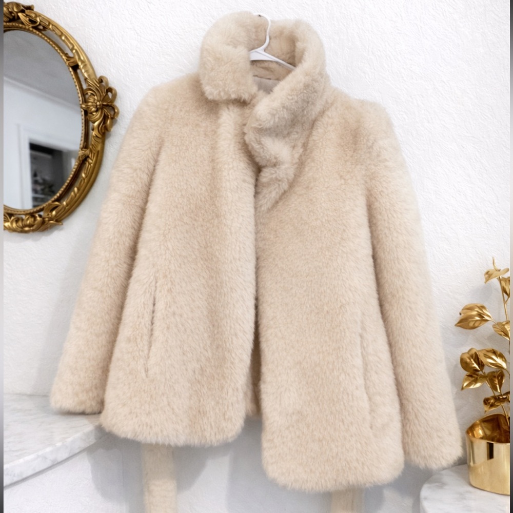Elegant Ivory Faux Fur Coat | Ultra Soft Luxury Winter Jacket